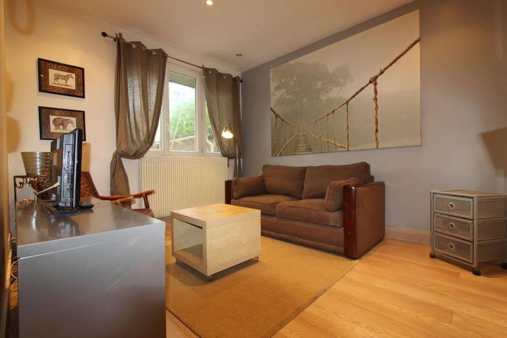 Résidence Hôtel Le Relais Amélie Clamart Extérieur photo